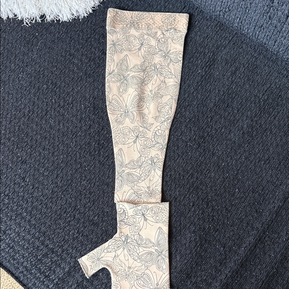 Butterfly Print compression sleeve and Glove - Picture 6 of 6